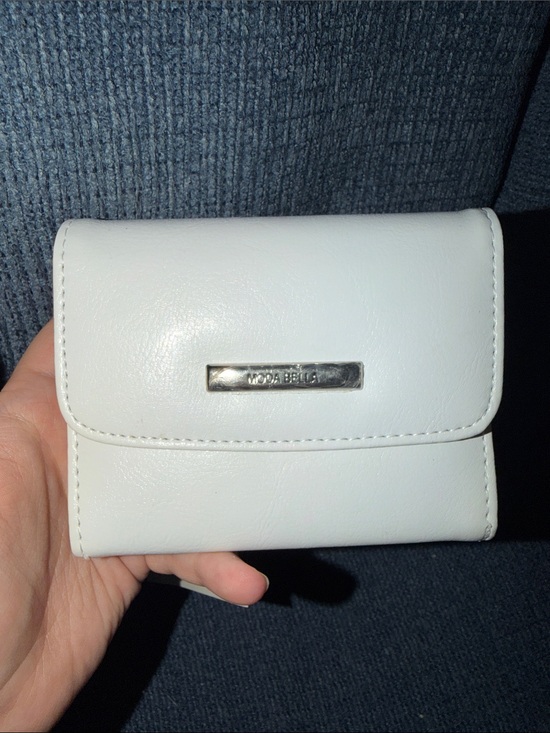 moda bella Handbags - White Compact Trifold Wallet with Polished Accent